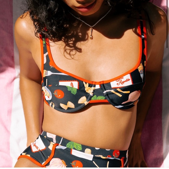 Lisa Says Gah Black and Red Patterned Bikini - Picture 4 of 11